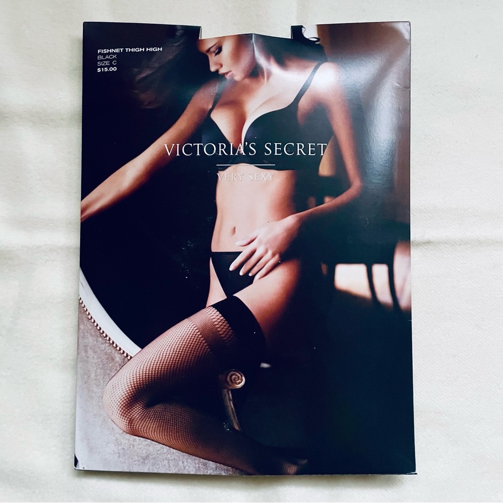 🌸 Victoria’s Secret Very Sexy Fishnet Thigh-High Stockings – Black (Size C)